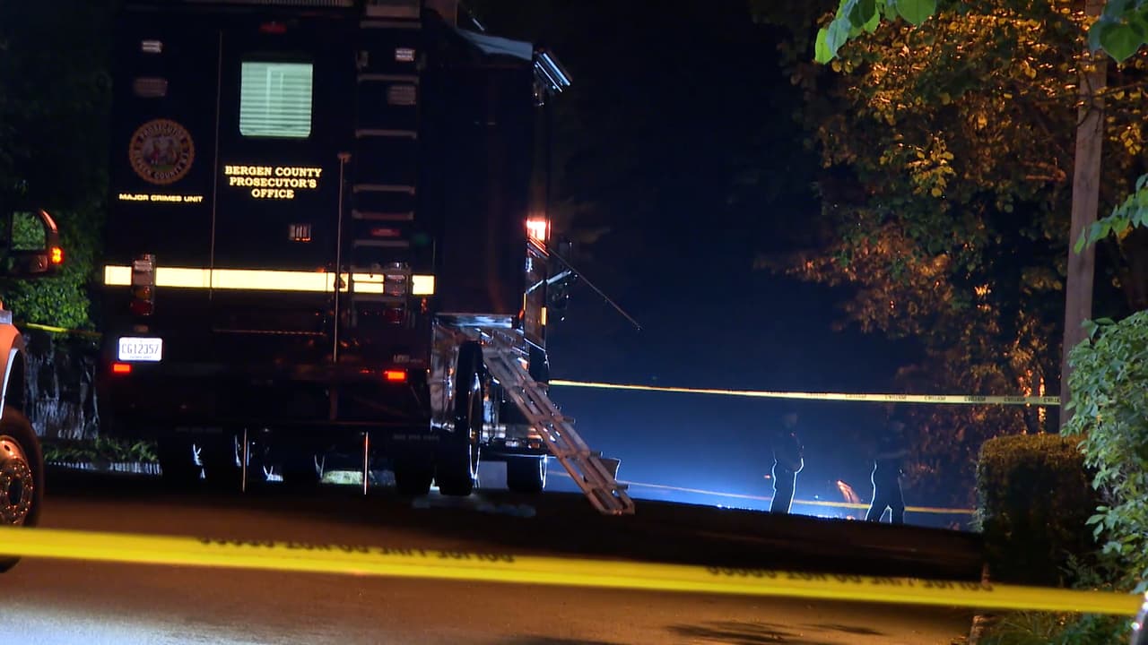 Mujer muere tras ser atacada con un bate en una casa de Cresskill, Nueva Jersey