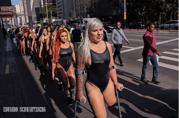 Cabe destacar que Machado es la primera concursante con discapacidad física que aspira a ser Mis Bumbum, esto de acuerdo con el diario El Universal.