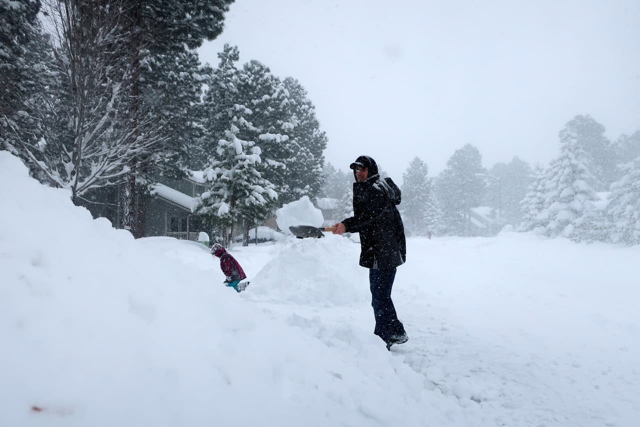 Se espera que continúen nevadas significativas hasta el sábado por la mañana en el área de Flagstaff y en elevaciones más altas del este y sur de Arizona.