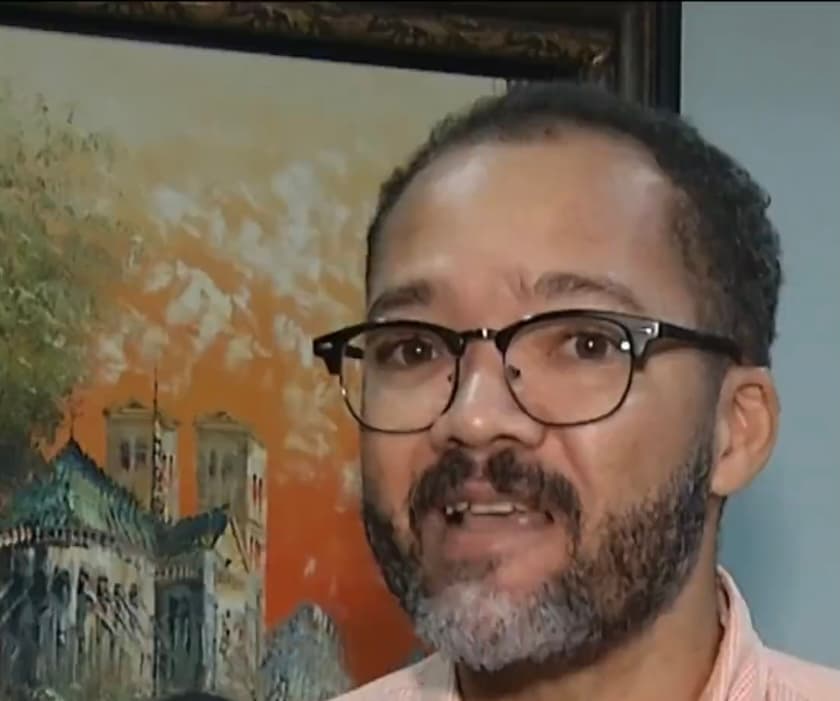 <b>“Su intención era asesinarla y solo porque la dio por muerta pudo sobrevivir”</b>, dice Andy de León, abogado de la mujer, quien fue hallada por un vecino desangrándose e inconsciente al interior del vehículo. 
<br>