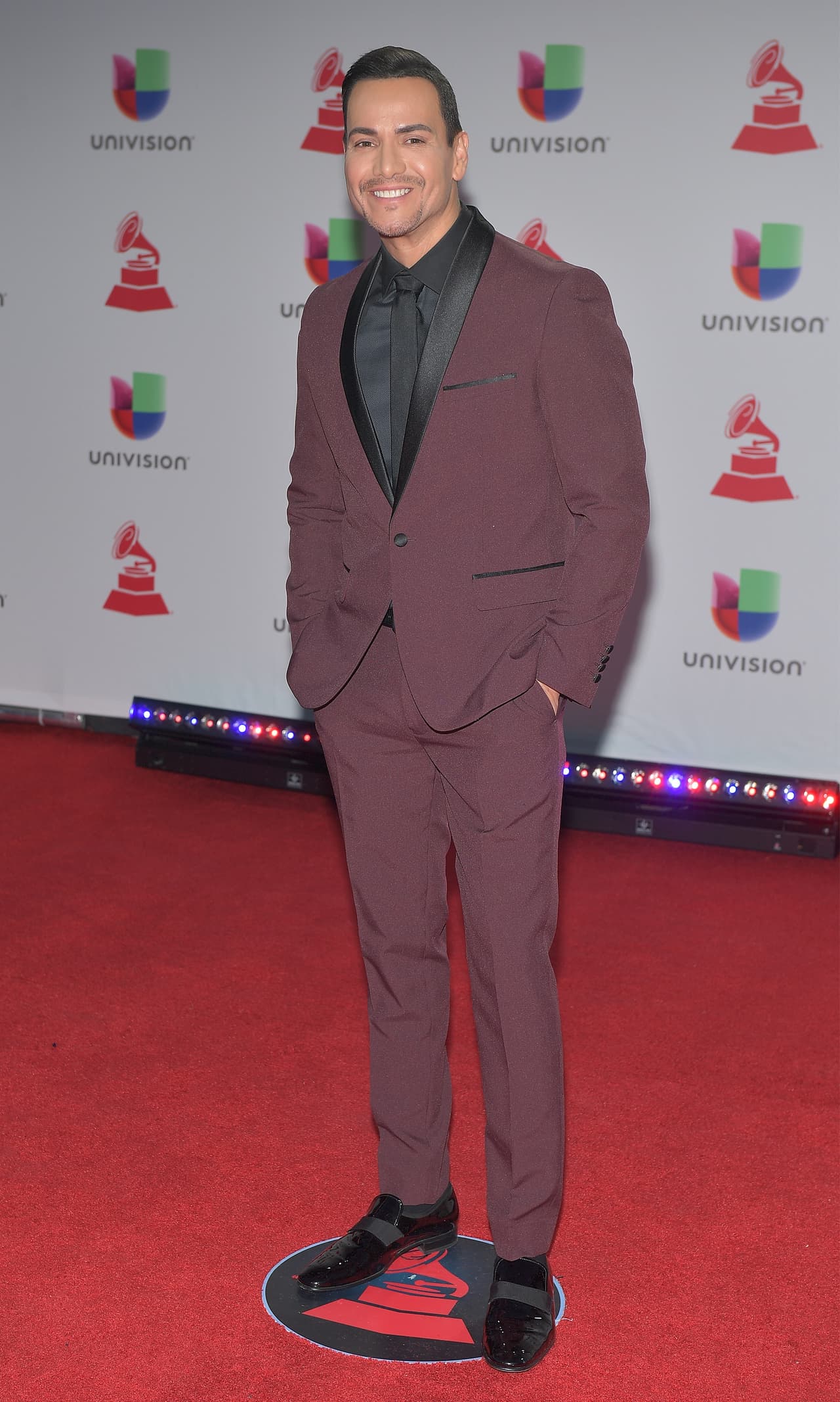 El salsero romántico Victor Manuelle.