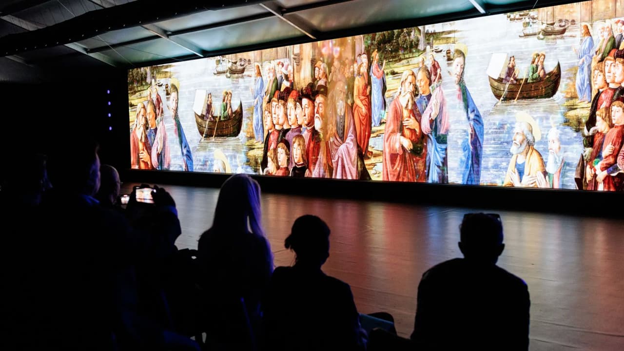 La exhibición está en Barton Creek Square Mall, entre el cine AMC y JC Penny. Los tickets los puedes comprar aquí.
<br>
<br>
<b>Horarios</b>
<br>📅 Miércoles a viernes 
<br>⏰ 3 PM – 7PM
<br>📅 Sábado – Domingo 
<br>⏰11AM – 7PM
<br>
<br>
<b>Precio</b>
<br>$30 dólares 
<br>Niños menores de 5 años no pagan
<br>Adultos mayores de 65 años: $25
<br>