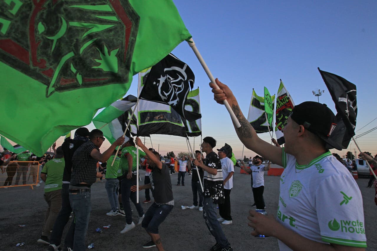 Los aficionados de Bravos no dejan a su equipo pese a los malos resultados.
