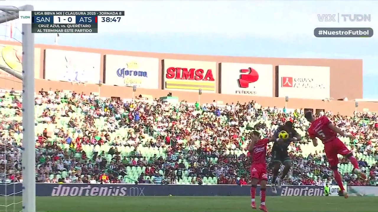 ¡Gol anulado a Santos! Dájome se había llevado el balón con la mano