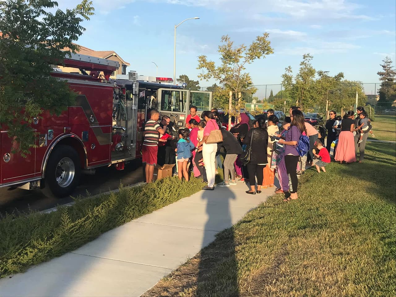 Cientos de personas asistieron al ‘National Night Out’ en un parque de San José, donde las autoridades refrendaron su llamado de que en San José las personas que busquen hacerle daño a la comunidad hispana no son bien recibidas.
<br>