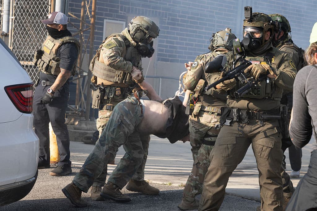 Hasta el jueves, los funcionarios de inmigración habían arrestado a casi 550 personas.