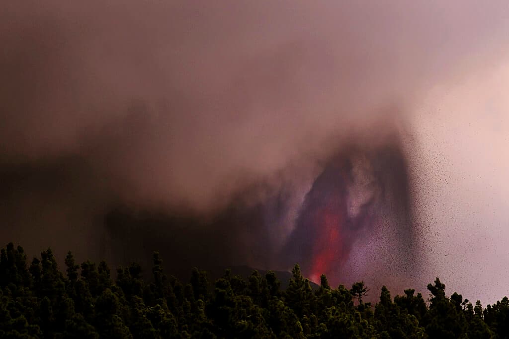 Una nube de azufre y polvo llega al Caribe desde el volcán de La Palma: esta es la explicación