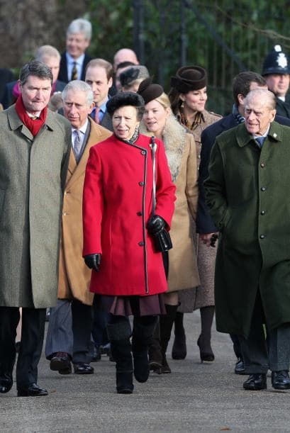 A la ceremonia religiosa de este año acudieron los condes de Wessex y su hija Lady Louise Windsor, Eugenia y Beatriz de York, así como la princesa Ana y su marido Tim Laurence.