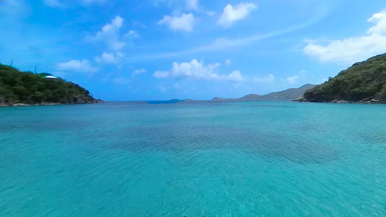 13. El ojo del turismo mundial está enfocado en las Islas Vírgenes Británicas. Un destino legendario para los yates. El tranquilo archipiélago resurge a medida que sus puertos, como el icónico Rosewood Little Dix Bay, vuelven a estar en marcha después de una serie de destrucción relacionada con huracanes.