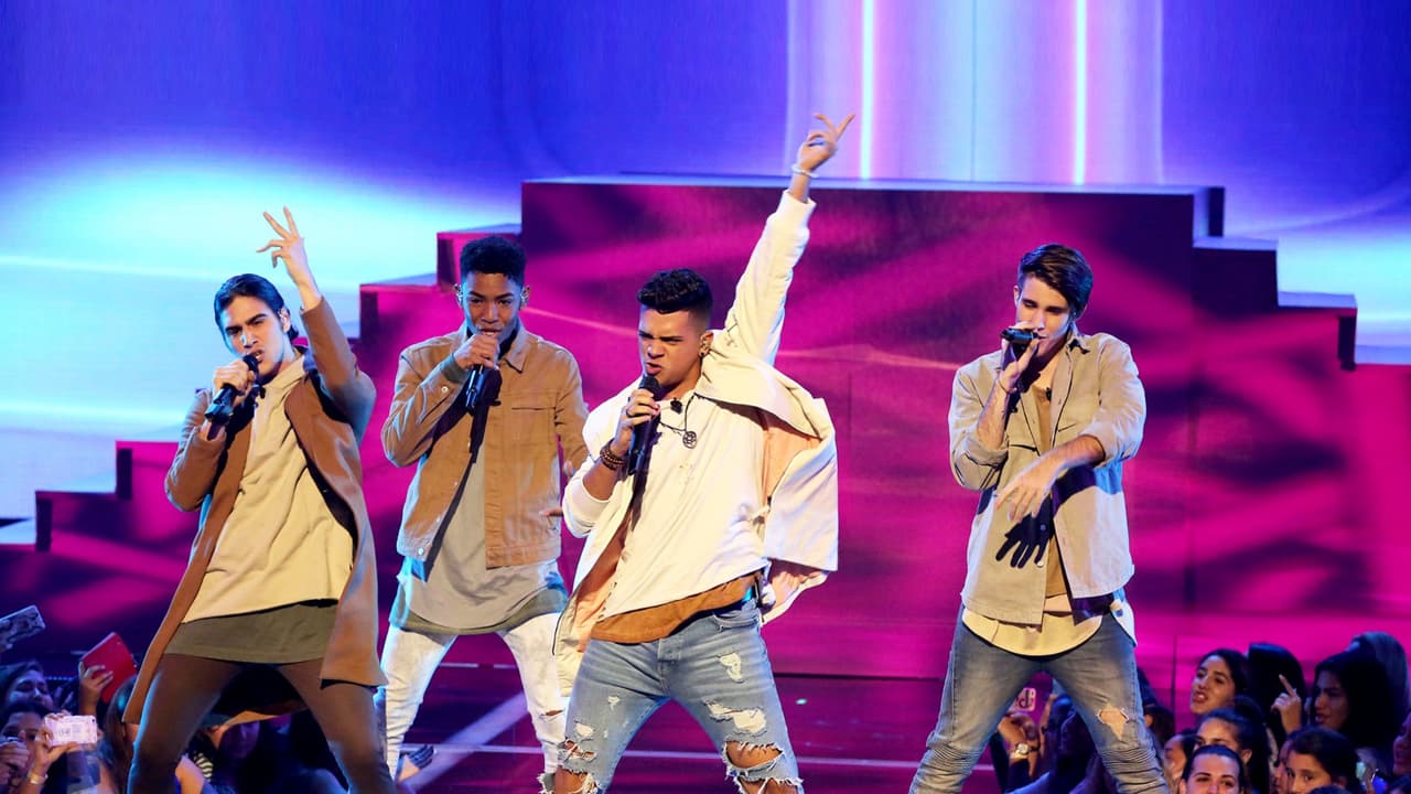 Luego, cantó "Encantadora" de Yandel con Félix Gabriel, Abel y Fabyán. Demostró una vez más que tiene mucho talento y carisma en la tarima.