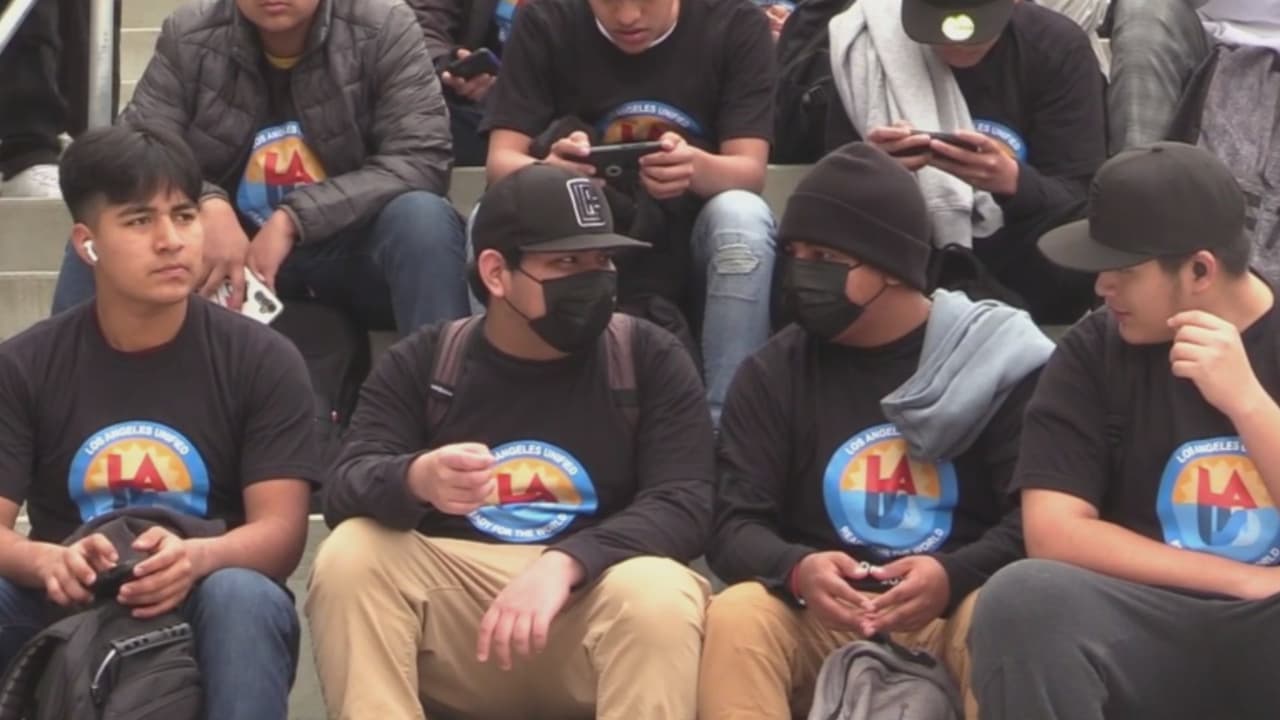 Programa de LAUSD para estudiantes migrantes recién llegados a EEUU: no es necesario hablar inglés