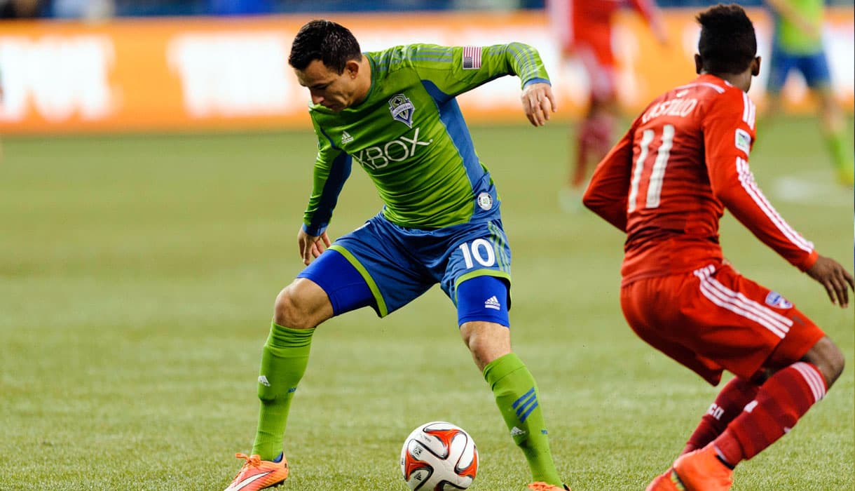 Luego llegan las semifinales de conferencia que son a ida y vuelta. A partir de este momento, quedan vivos ocho equipos (cuatro por conferencia) en busca de la MLS Cup. El formato es el mismo de unos cuartos de final.