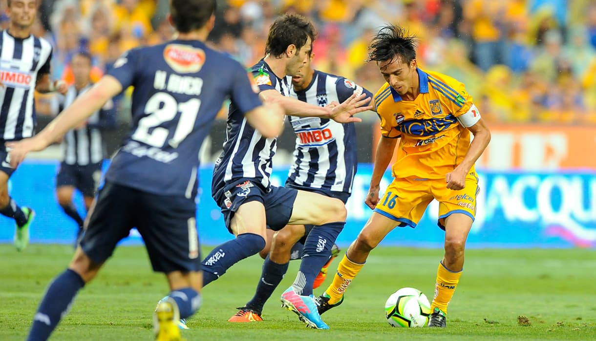 En América varios países utilizan un mecanismo similar o idéntico a los Playoffs. México, por ejemplo, tiene la Liguilla, que después del torneo regular permite que los equipos clasificados vayan en buscan del título cada seis meses.