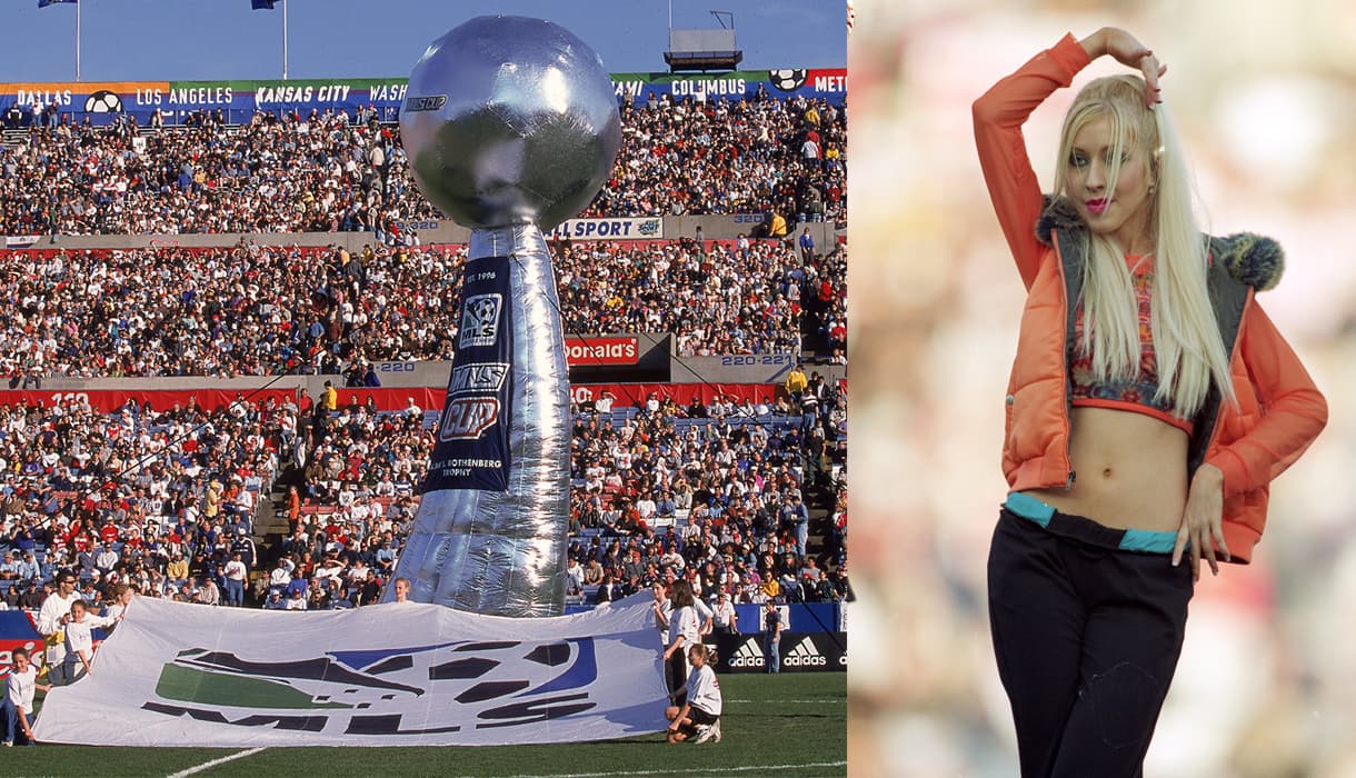 Desde 1996 hasta 2010 eran ocho los equipos que clasificaban a los Playoffs de la MLS, en busca de la MLS Cup. En 1999, Christina Aguilera prendió la fiesta de la final cantando en la MLS Cup de ese año.