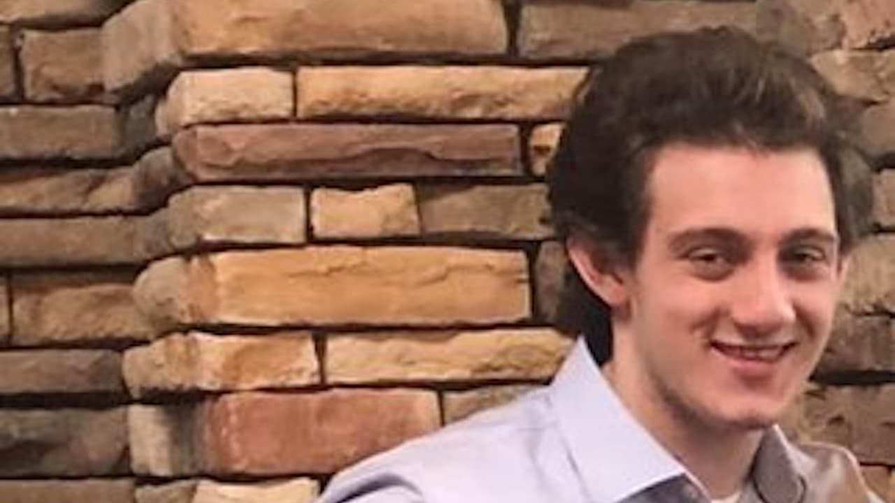 Buscan en McHenry a un adolescente de 18 años que lleva varios días desaparecido