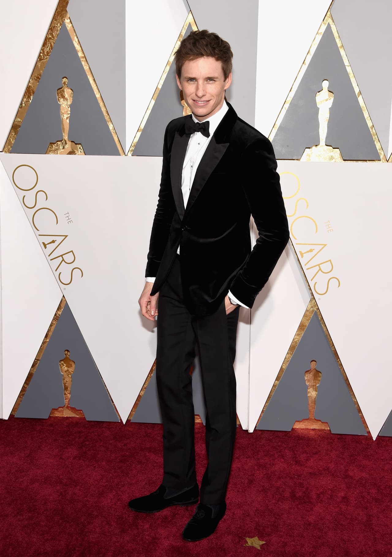 De lo más elegante en la alfombra de los Oscar.