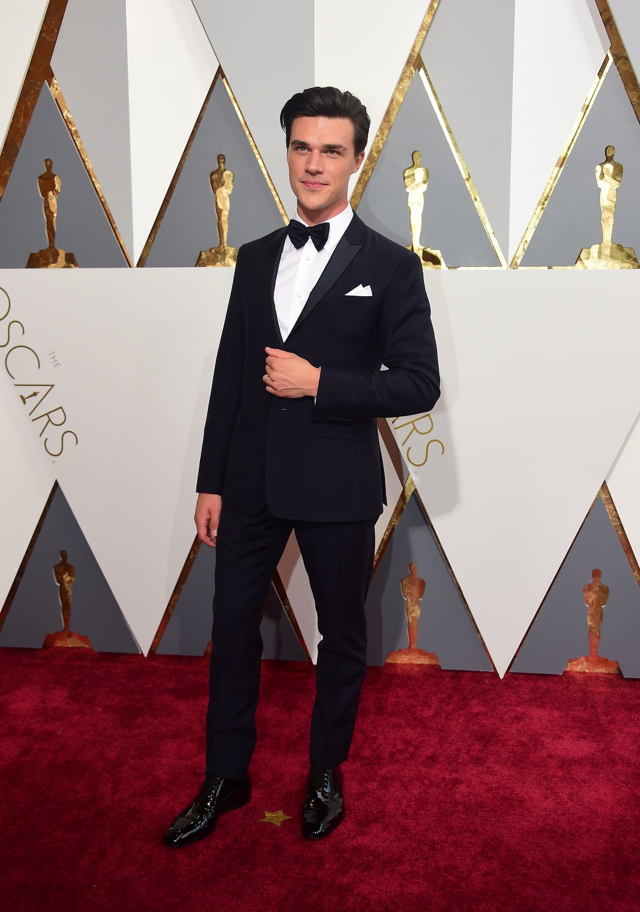 Finn Wittrock brilló en la alfombra.