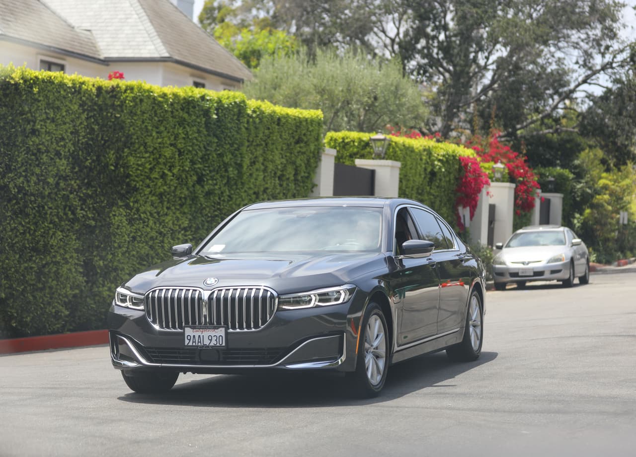 El Daily Mail no confirmó que la actriz haya estado en casa de 'La Diva del Bronx' y solo se limitó a mencionar que Jennifer Garner, de 50 años, fue vista manejando en Los Ángeles. 
<br>