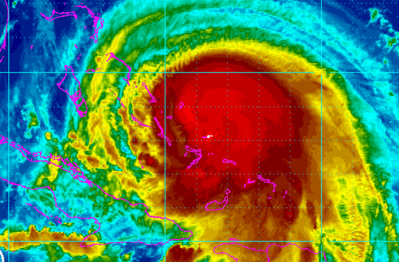 Joaquín ya es huracán categoría 4