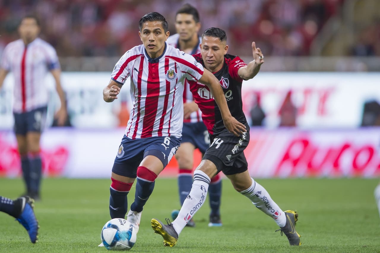 Tras la victoria Chivas llega a 14 puntos y por su parte, el Atlas se quedó en 10 puntos. Para la siguiente jornada, el Rebaño visitarán a Pachuca y los Rojinegros reciben a Tigres.