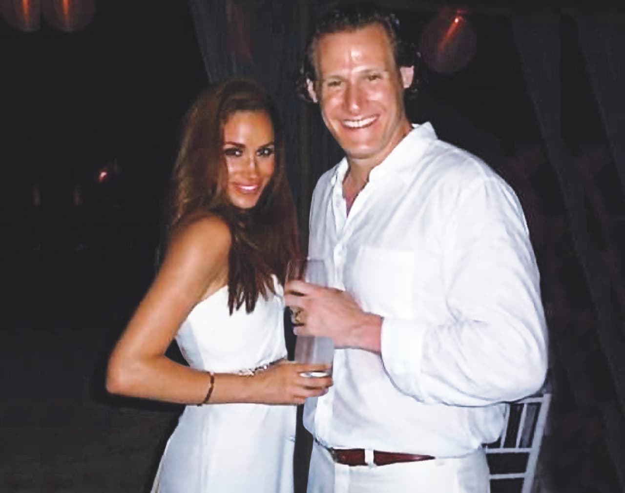 En el 2004, conoció al productor 
<b><a href="https://www.univision.com/entretenimiento/realeza/revelan-detalles-de-la-fiesta-con-marihuana-en-la-primera-boda-de-meghan-markle-fotos">Trevor Engelson, con quien siete años después se casó</a></b>.