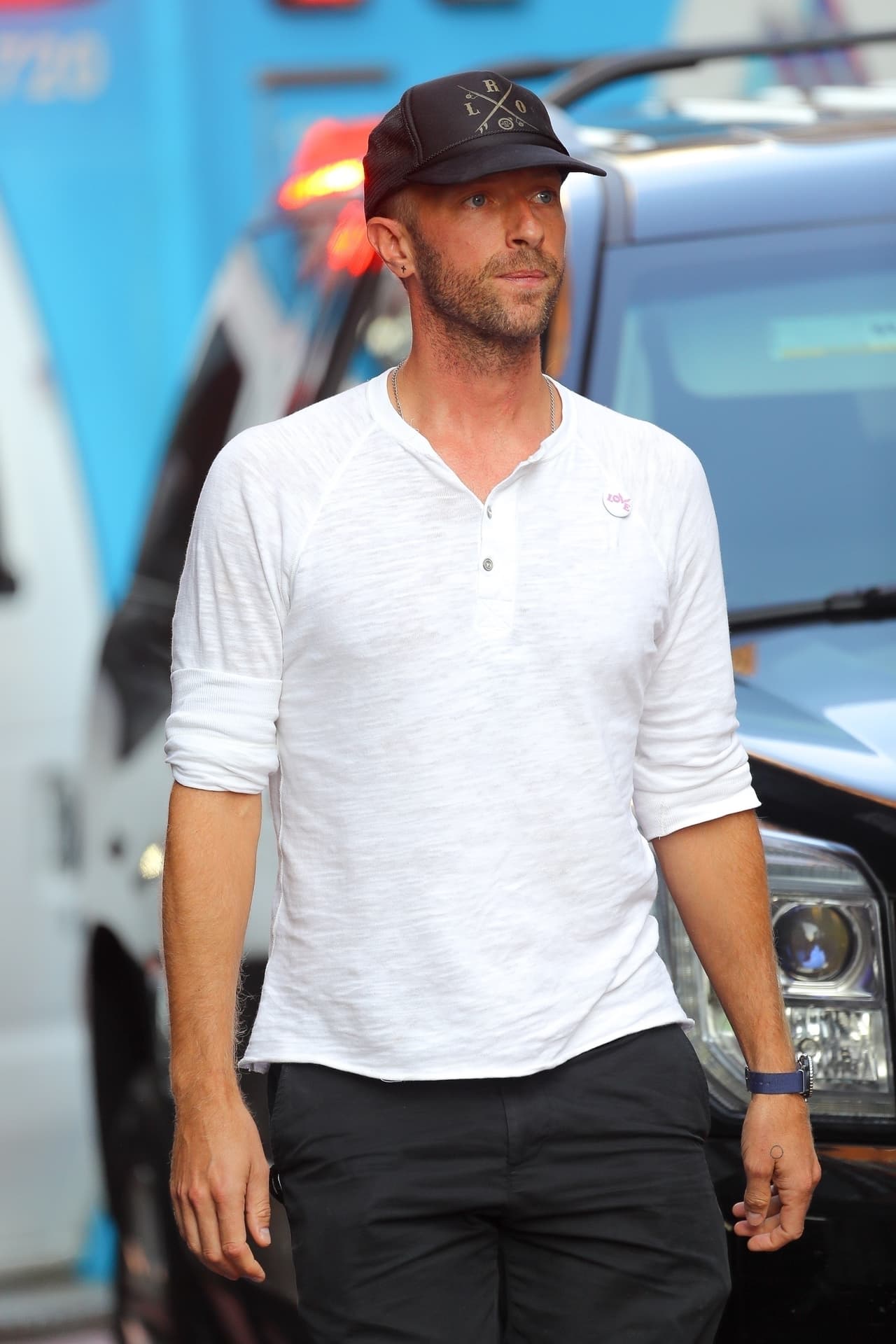 Chris Martin, líder de la banda de poprock 
<b><a href="https://www.univision.com/famosos/el-medio-ambiente-obliga-a-coldplay-a-detener-sus-conciertos-fotos" target="_blank">Coldplay</a></b>, reconoció que en sus años de juventud fue homofóbico y dijo que le aterrorizaba la idea de ser gay.
<br>