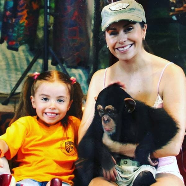 Ángela Iturrioz Lozano es su primogénita y fruto de su relación con el actor Aitor Iturrioz. 
<br>