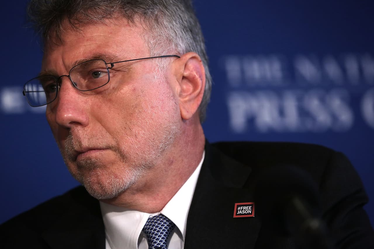 Donald Trump banned members of The Washington Post from his campaign events, because the newspaper published news the magnate considered unfavorable. Martin Baron, the newspaper's executive director, said in a statement that "it is nothing more than a repudiation of the role of a free and independent press." When coverage does not match what the candidate wants it to be, then a news organization is proscribed ". (June 13, 2016).