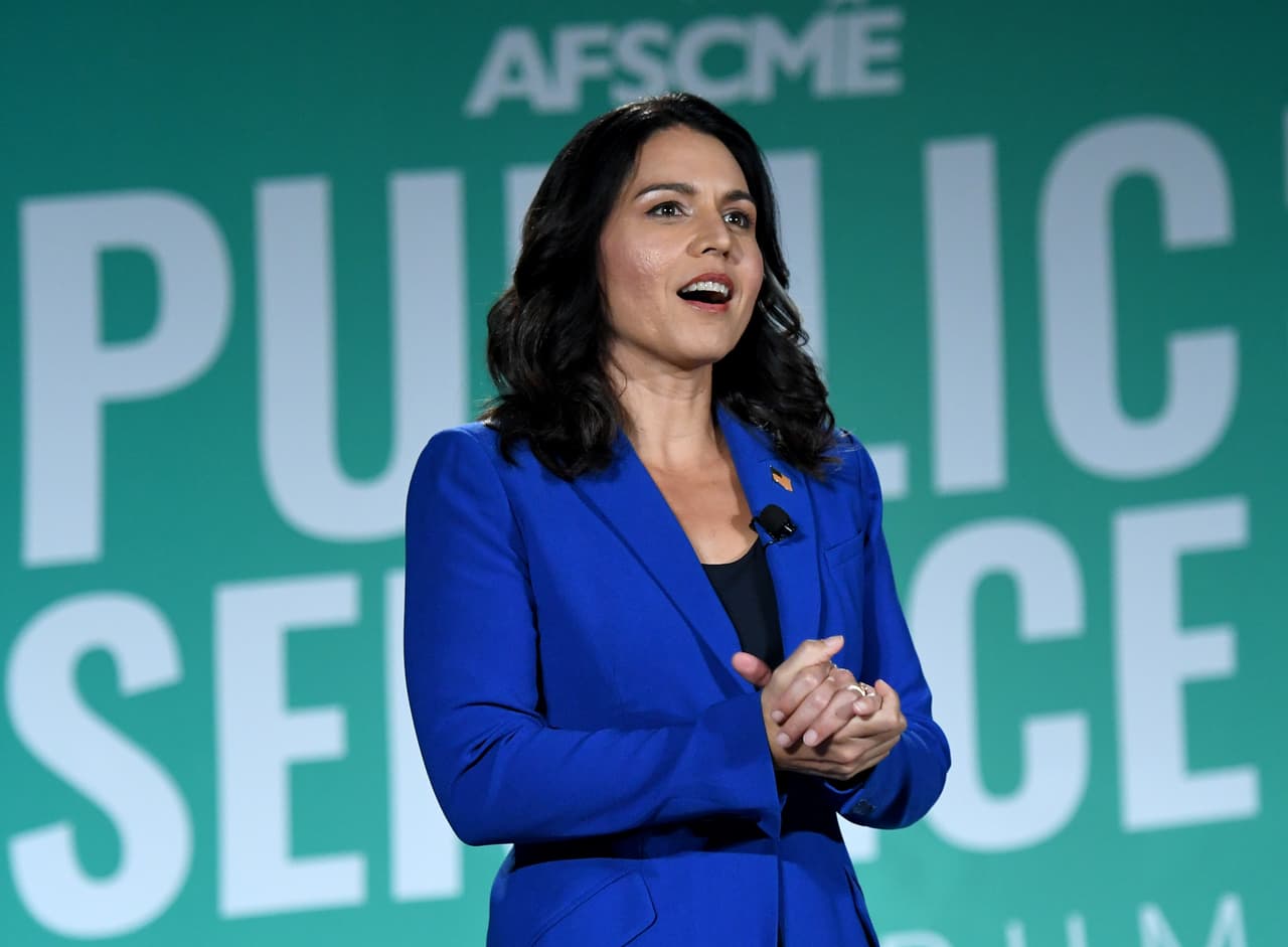 Tulsi Gabbard pide un cambio de reglas para poder entrar al próximo debate demócrata