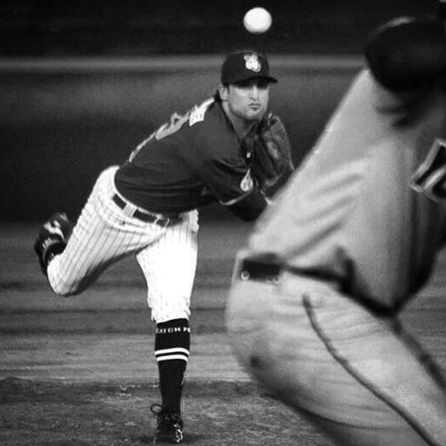 Aunque ha vivido durante muchos años en México, en donde actualmente reside con su esposa.