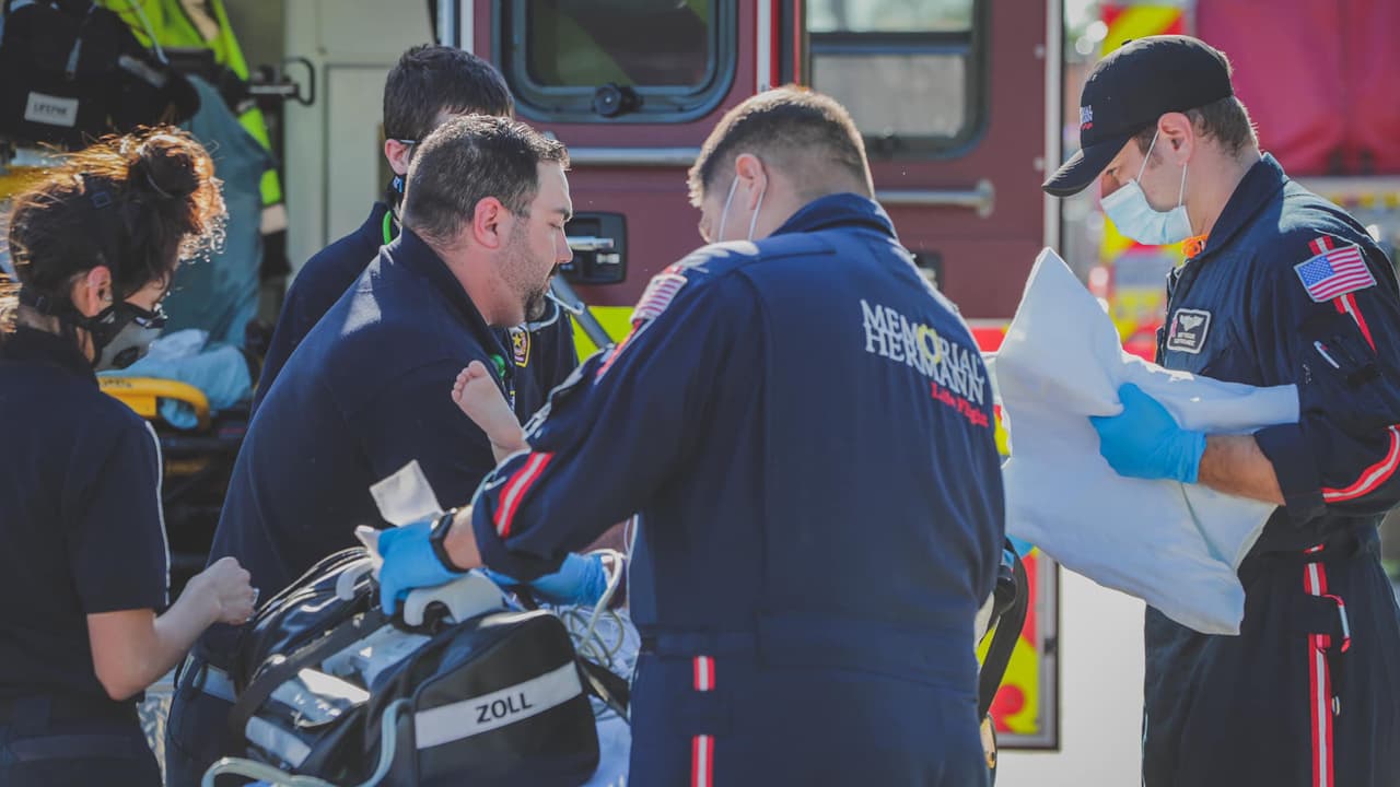 Rescatan a niño de 1 año que estuvo a punto de ahogarse al noroeste de Houston