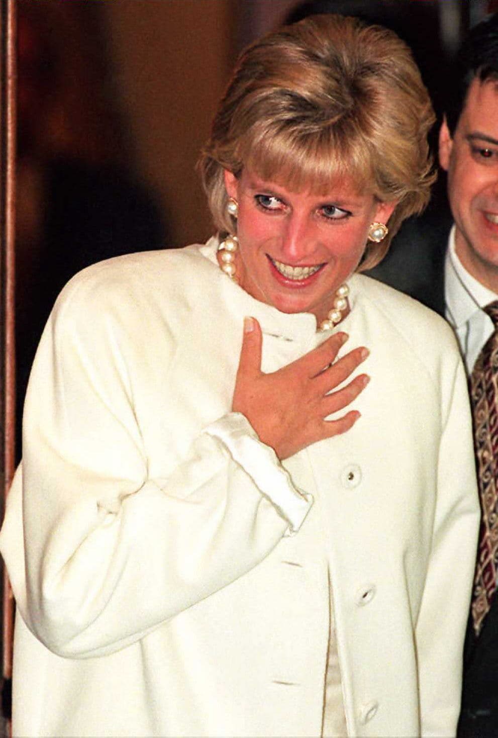 Pero antes de que el Mercedes Benz fuera destrozado y convertido en chatarra, fue concedido un permiso para que fuera reconstruído.