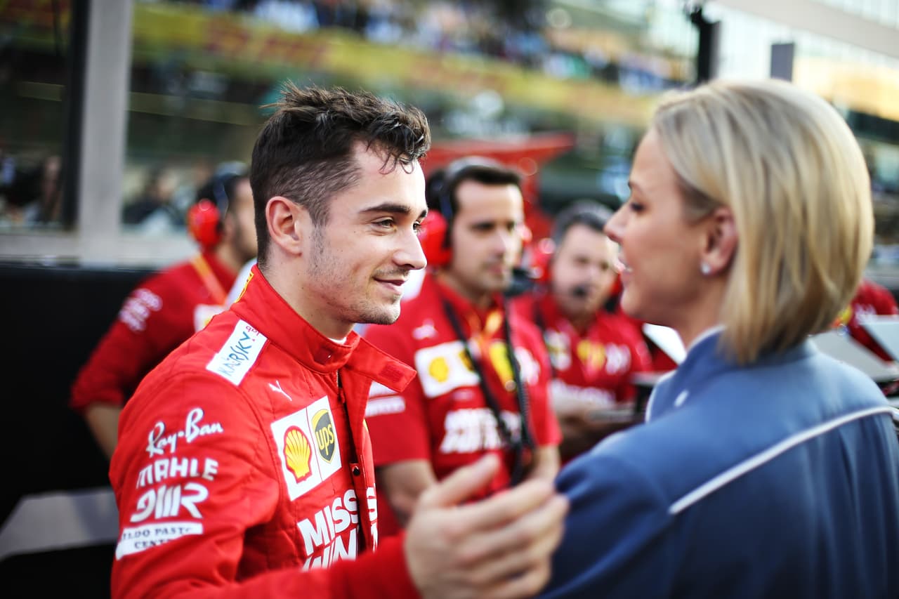 Lewis Hamilton es el primer piloto de la historia de la Formula 1 en liderar 19 Grandes Premios en una temporada. Nico Hulkenberg se retira de la Fórmula 1 y Hamilton comparte podio con Verstappen y Charles Leclerc.