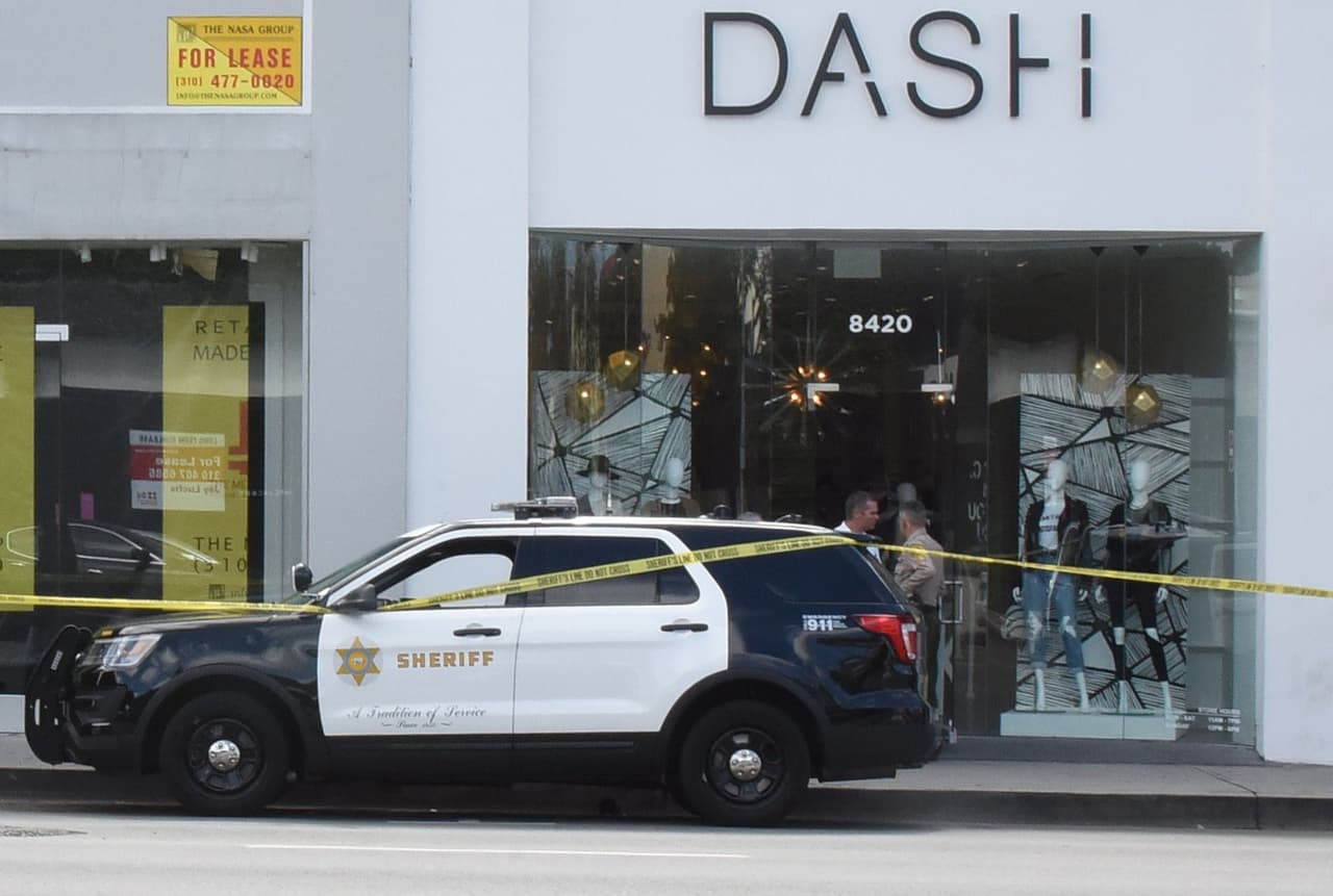 El negocio quedó cerrado al público mientras se investigaba.