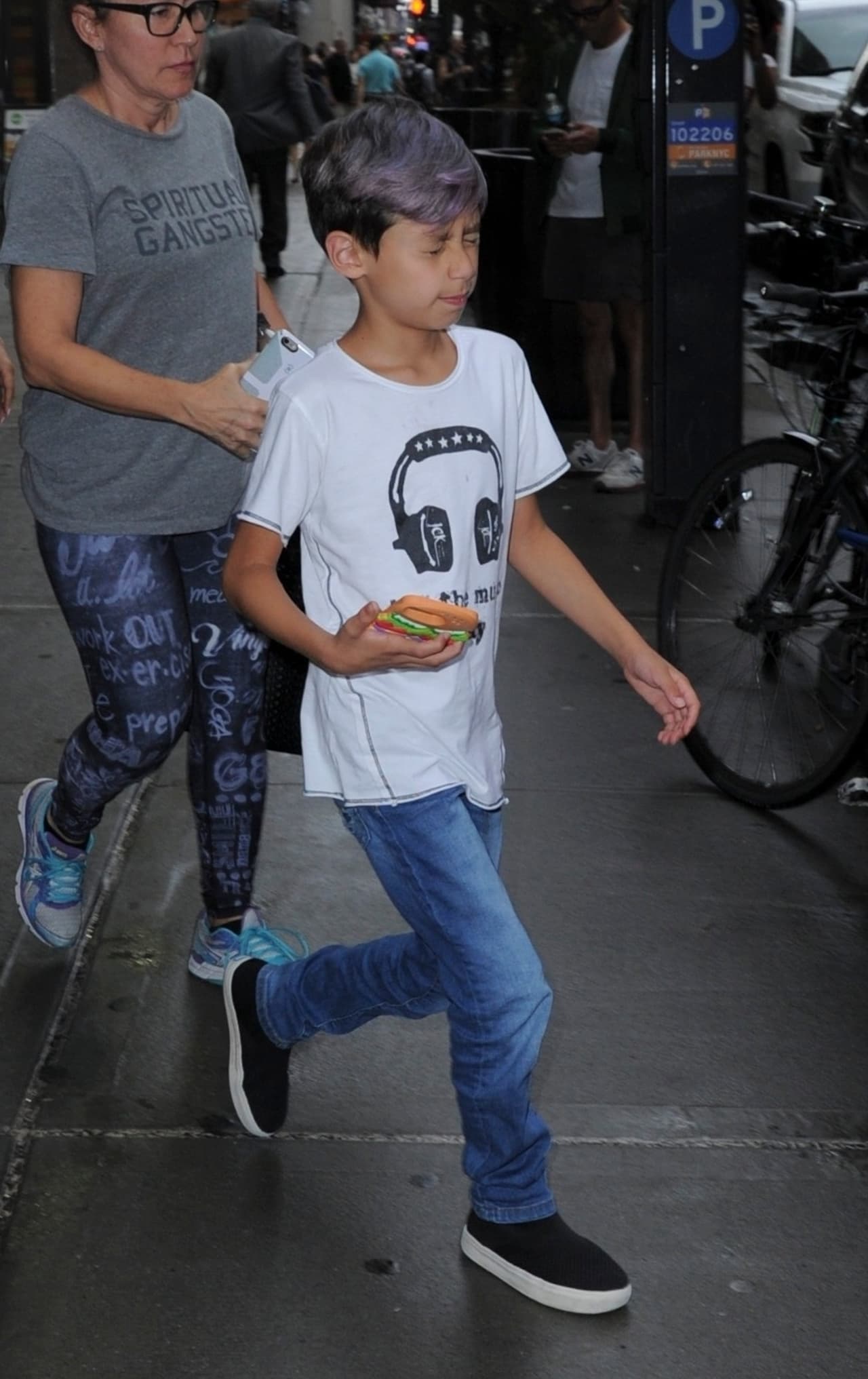 A Max, el gemelo de Emme, le gusta más todo lo relacionado con las computadoras y la tecnología, según ha contado su madre.