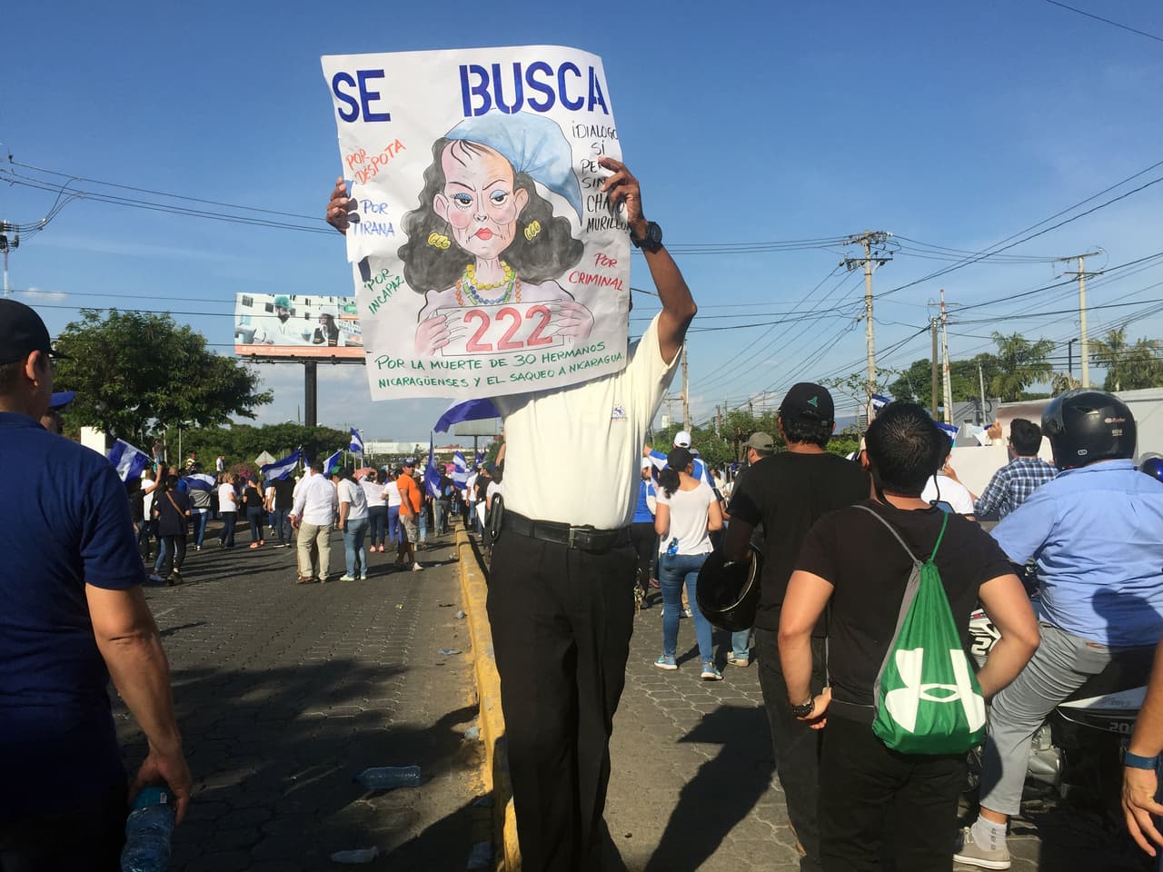 Murillo fue uno de los principales de los focos de los gritos en las protestas. La vicepresidenta había definido a los manifestantes como “grupos minúsculos” y, para algunos manifestantes, la masiva participación en la protesta, fue la mejor respuesta.