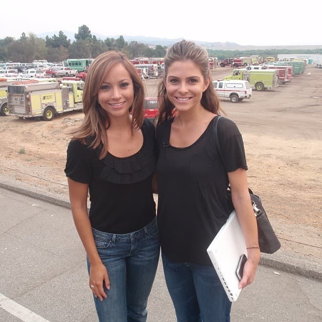 En su paso por diferentes programas de Univision también ha hecho buenas amistades, aquí la vemos con una de sus compañeras cubriendo un suceso relevante en Los Ángeles para el programa de noticias, Primer Impacto.
<br>