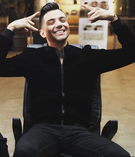 Luis Coronel cuenta con dos discos de estudio y un sinfín de presentaciones con los máximos exponentes de la música regional mexicana.