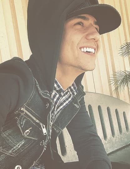 Fue entonces cuando Luis Coronel decidió dedicarse por completo a la música.