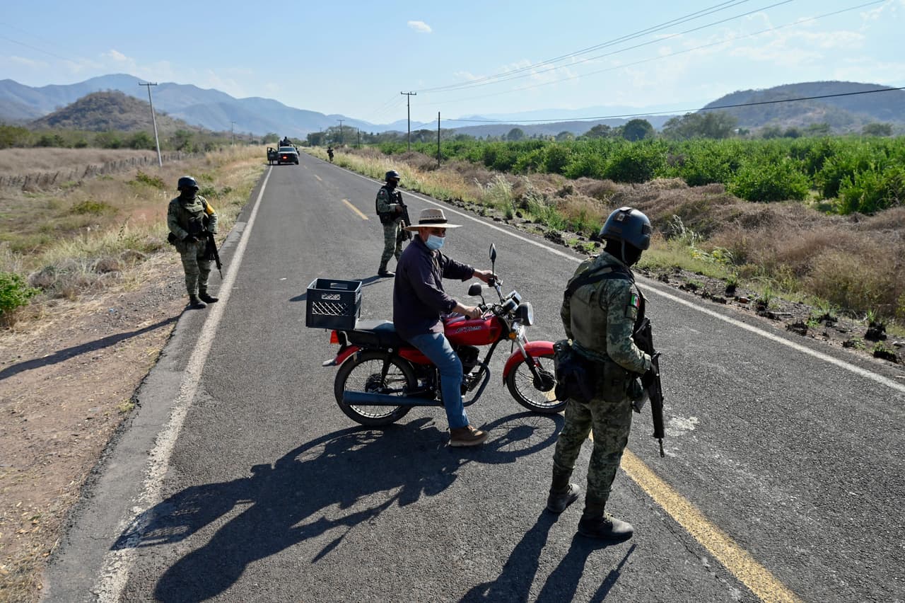 ¿Vas a viajar por las carreteras de México en estas vacaciones? Sigue estas recomendaciones de seguridad