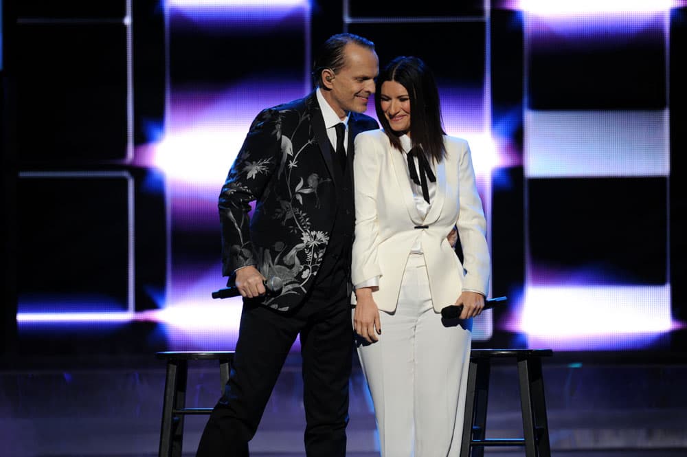 Además del premio, Bosé presentó un popurrí de sus éxitos donde lo acompañaron diversas personalidades como Laura Pausini.