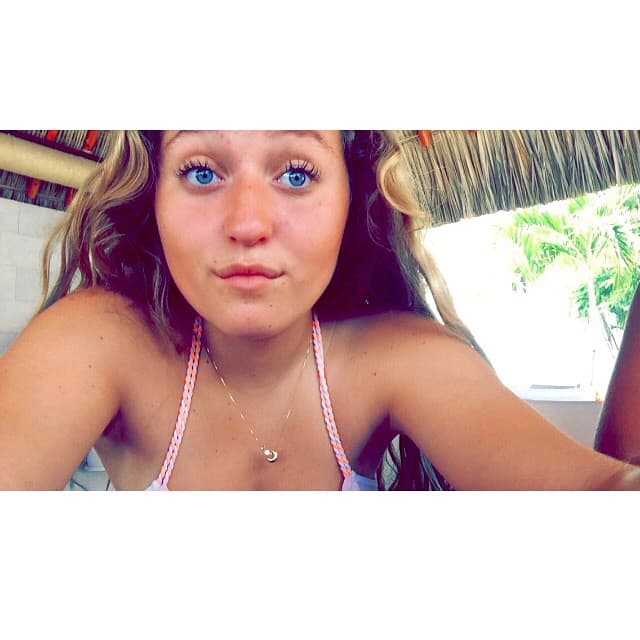 Su nariz le daba un toque muy original a su cara.