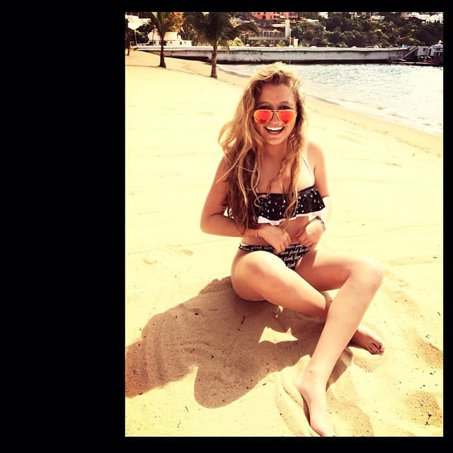 Tal vez Fer debió esperar un poco más para comenzar con las visitas al cirujano plástico.