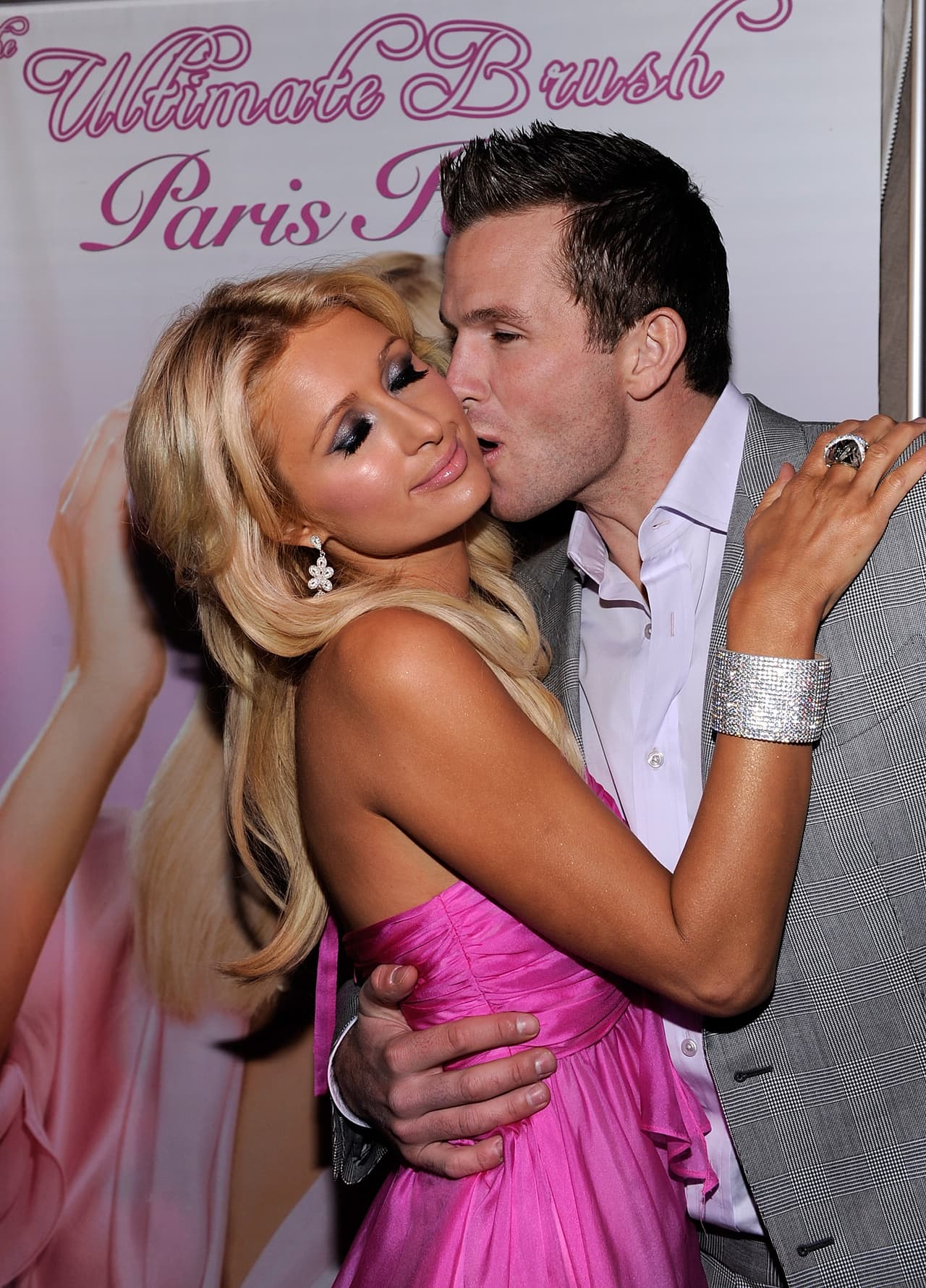 Hilton comenzó a salir con Doug Reinhardt en febrero de 2009. En junio de ese mismo año, el representante de la socialité confirmó que habían terminado; sin embargo, solo se separaron un par de meses, su relación continuó hasta mediados de 2010.