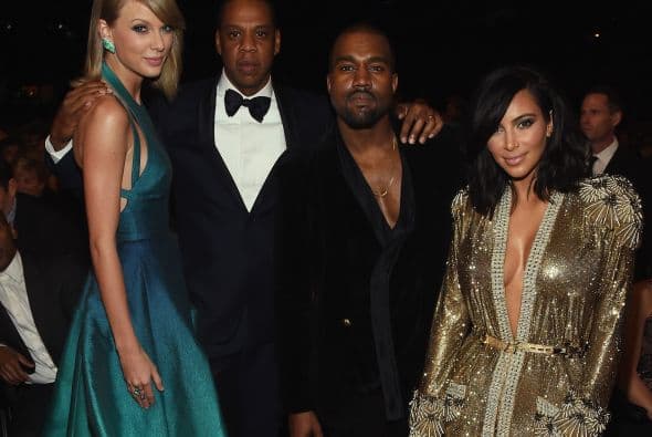 De acuerdo con 
<b><a href="https://www.hollywoodreporter.com/news/taylor-swift-lgbtq-rights-support-kanye-west-kim-kardashian-feud-1230198" target="_blank">The Hollywood Reporter</a></b>, en julio de 2016 Kim Kardashian salió a defender a su esposo publicando un video en Twitter en el que Taylor habla por teléfono con Kanye acerca de la canción en la que supuestamente estaba de acuerdo con ella. En la publicación, Kim la llamó 
<b>"serpiente".</b> El video llevó a los usuarios de las redes sociales a intimidar a Swift y a declarar que fue
<b> "cancelada".</b>