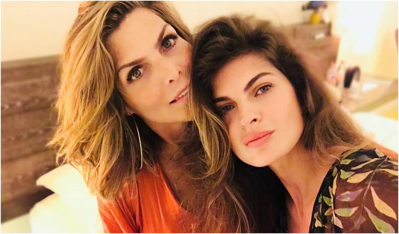 Con este tierno beso Montserrat Oliver y su novia presumen su amor