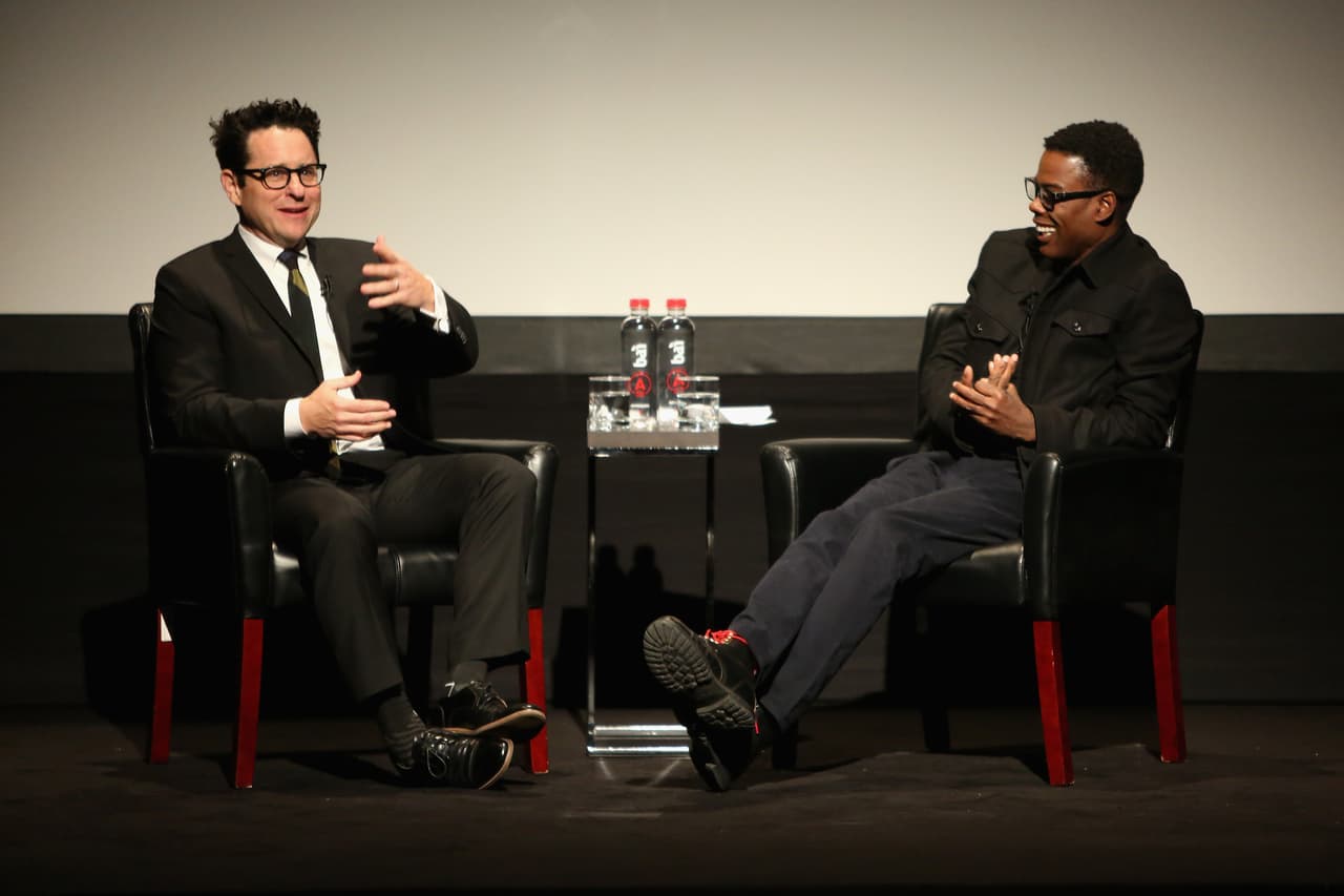 El director de "Star Wars XII: "The Force Awakens" hizo reír a Chris Rock.
