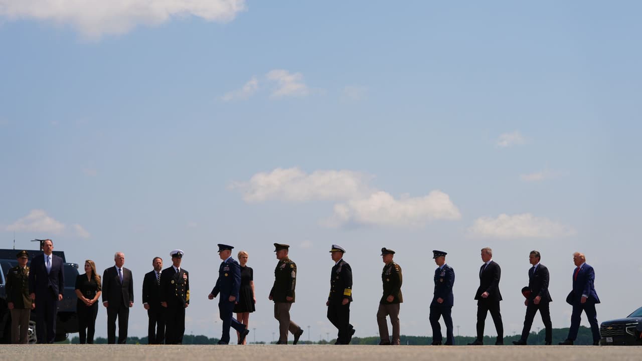 <h3 class="cms-H3-H3">Carrollton se prepara para despedirla</h3> El Ejército informó que 
<b>Gonzales será ascendida de manera póstuma</b> a soldado de primera clase. 
<br>La ciudad de Carrollton también 
<b>reconoció su servicio durante una reunión del Concejo Municipal.</b>
<br>La Legión Americana Post 597 ayuda a la familia con el traslado a Texas y los preparativos de 
<b>un funeral con honores militares.</b> 
<br>Hasta ahora,
<b> no se ha anunciado la fecha de la ceremonia.</b>