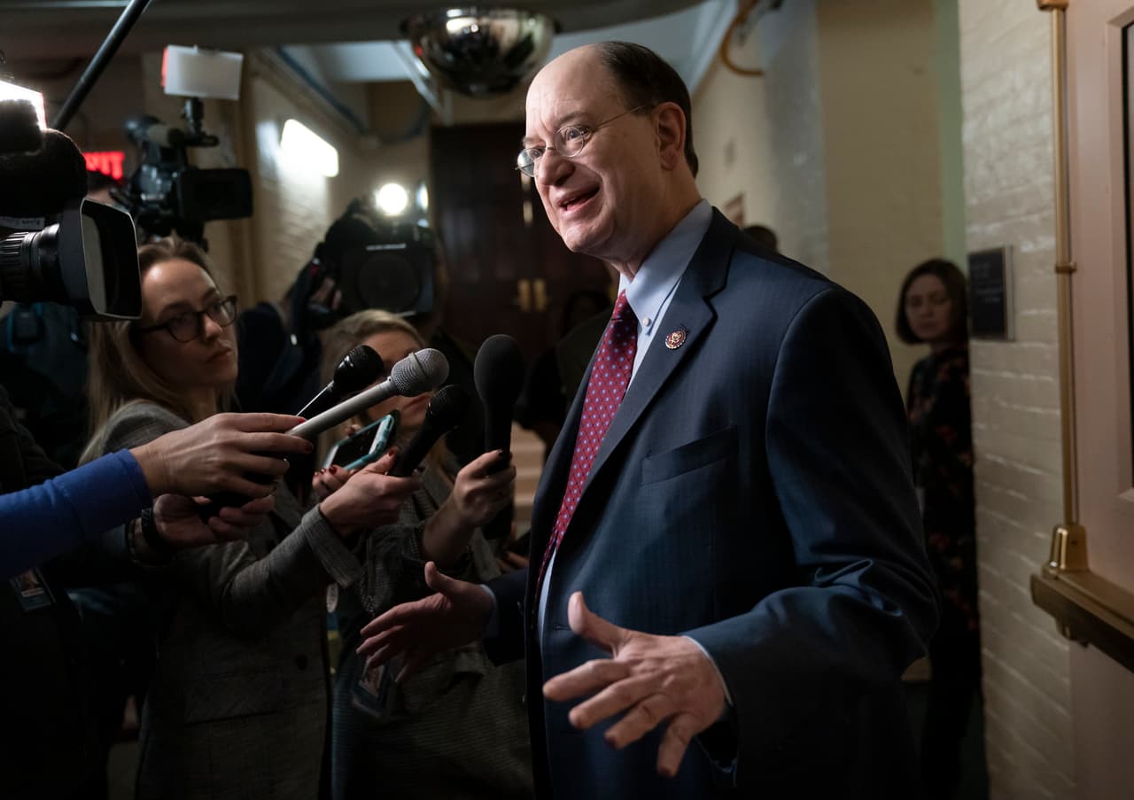 <b>Rep. Brad Sherman</b>
<br>Sherman fue uno de los primeros defensores de la acusación contra el presidente Trump, firmando una resolución con Green en julio de 2017.