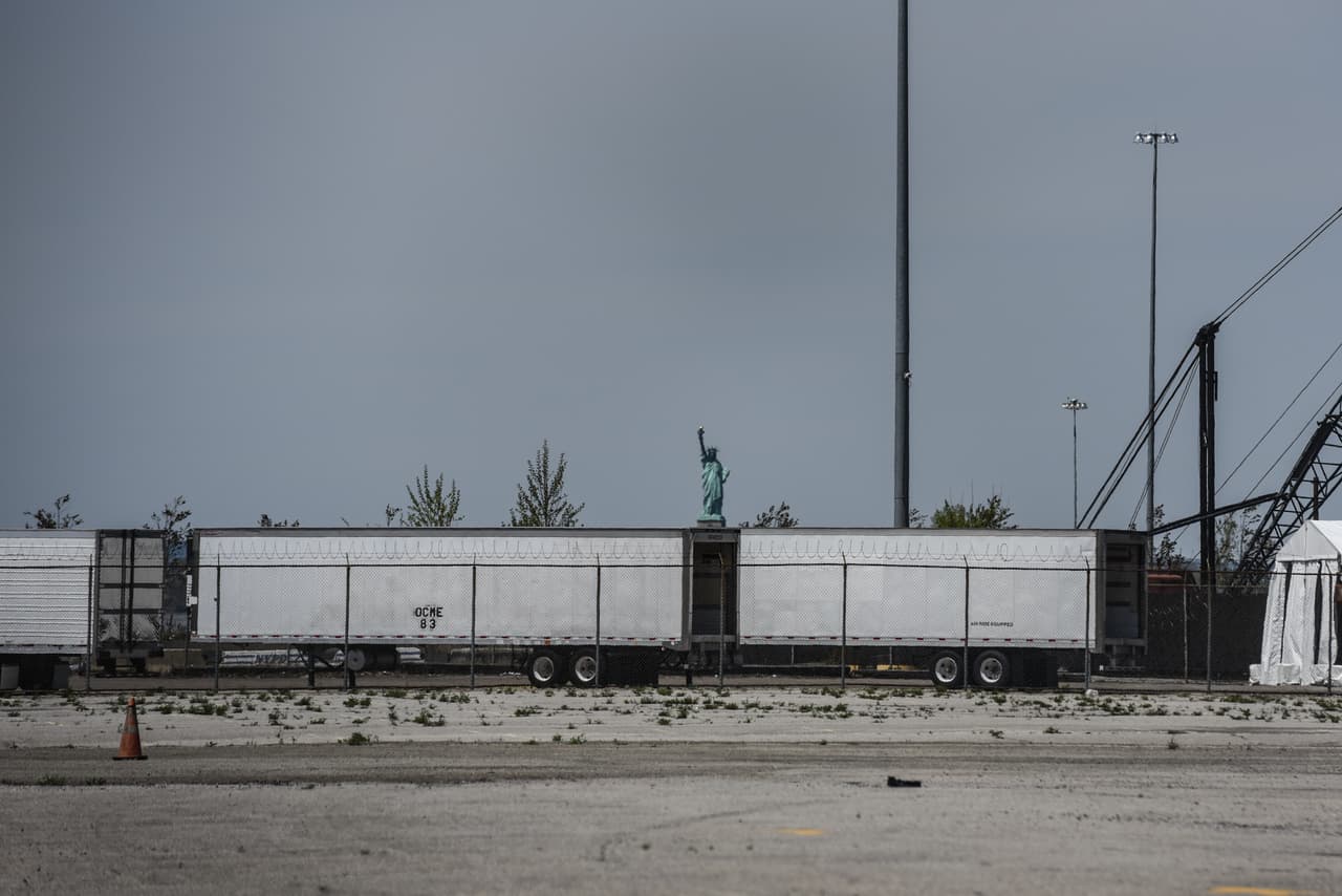 Los camiones se estacionaron desde la calle 36 a la 39, por toda la Segunda Avenida en Sunset Park, desde este lunes.